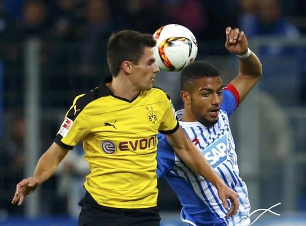 2015-09-23t191031z_1994053325_lr2eb9n1h98t0_rtrmadp_3_soccer-germany_reuters