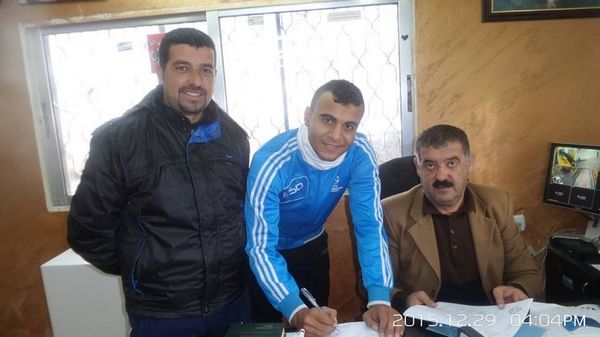 جانب من التوقيع