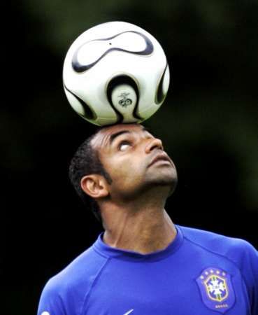 ايمرسون يقترب من بورتسموث الانجليزي