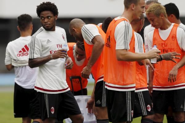 2015-07-24t115055z_225719248_gf10000168776_rtrmadp_3_soccer-china-acmilan-inter_reuters