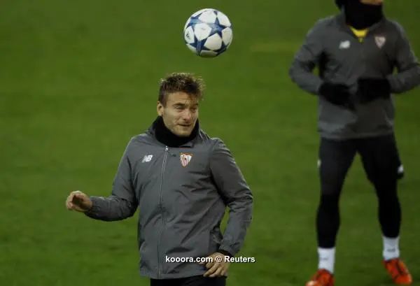 ?i=reuters%2f2015-11-24%2f2015-11-24t184405z_700395028_lr1ebbo1g16ea_rtrmadp_3_soccer-champions-mon-sev_reuters