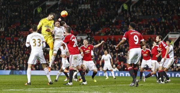2016-01-02t165603z_94755363_mt1aci14237004_rtrmadp_3_soccer-england-mun-swa_reuters