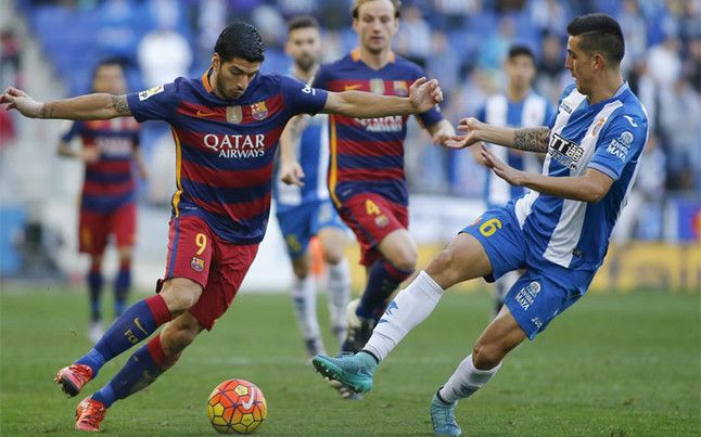 luis-suarez-estrello-balon-palo-estuvo-poco-acertado-1451753943571