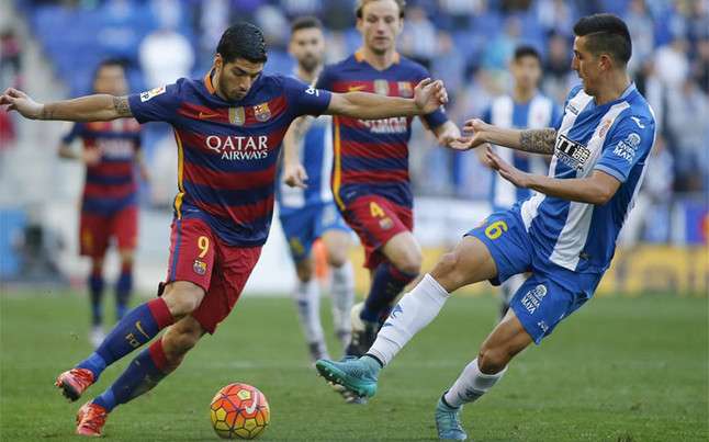 luis-suarez-estrello-balon-palo-estuvo-poco-acertado-1451753943571