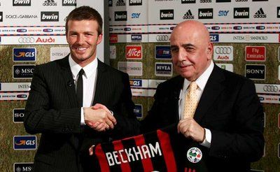 بيكهام بجانب غالياني أثناء تقديمه