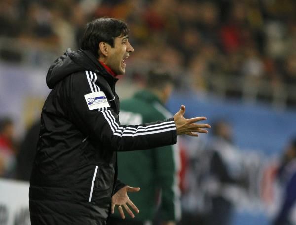 2013-11-19t203247z_1135307567_lr1e9bj1l2d7c_rtrmadp_3_soccer-world_reuters