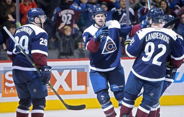 2015-12-22t040159z_902814411_nocid_rtrmadp_3_nhl-toronto-maple-leafs-at-colorado-avalanche_reuters