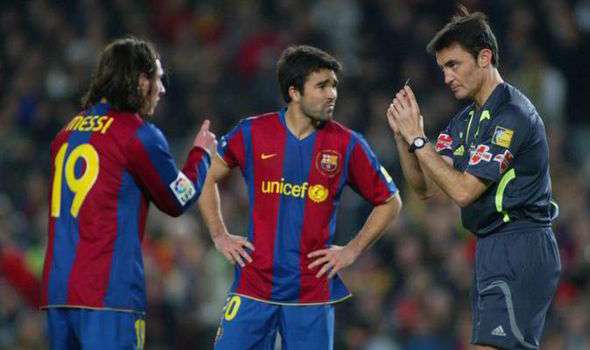 ديكو زميل ميسي السابق في برشلونة