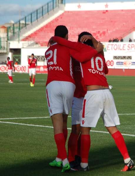 فرحة النجم الساحلي بعد تسجيل الهدف الثالث في مرمى المرسى  