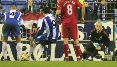 من لقاء ليفربول و ويجان 