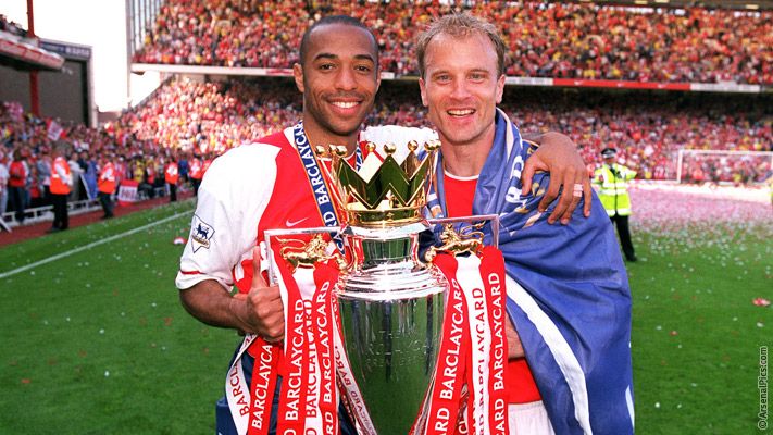 thierry-henry-and-dennis-bergkamp-2004-league-title (1)