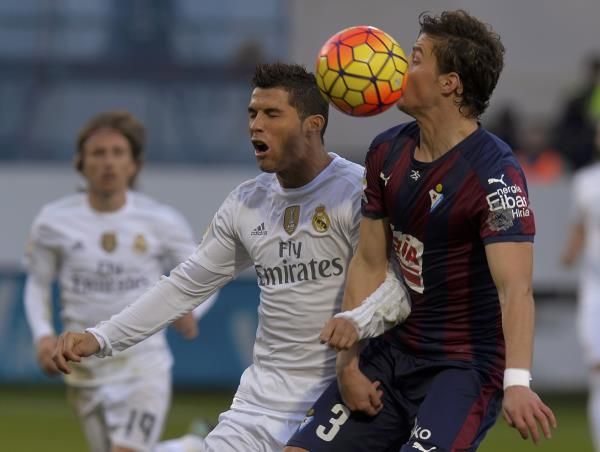 2015-11-29t160536z_1483960594_lr2ebbt18p1c2_rtrmadp_3_soccer-spain_reuters