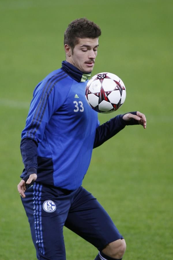 رومان نويشتادر 