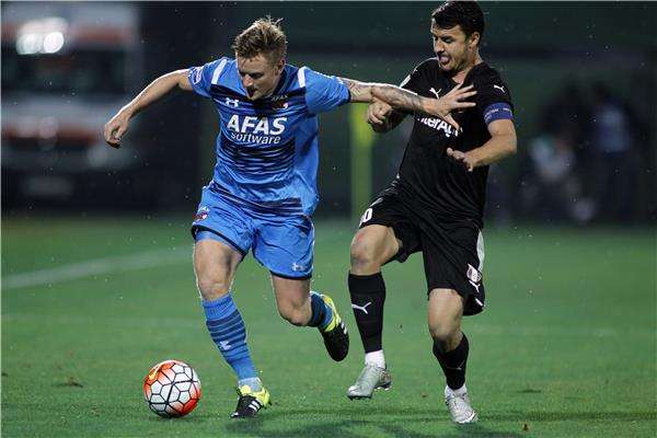 قسطنطين بوديسكو (يمين)