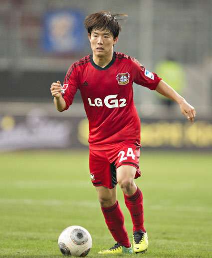 لاعب فريق باير ليفركوزن الألماني ريو سيونغ وو