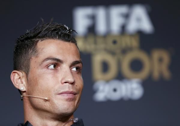 2016-01-11t161724z_1109329845_lr2ec1b198qna_rtrmadp_3_soccer-fifa-ballondor_reuters