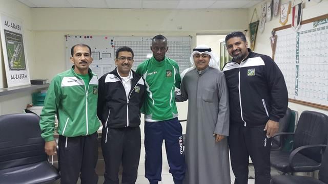  الغامبي سونا وسط الجهاز الاداري للعربي  