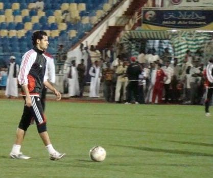 المهاجم المغربي المحترف يونس بولتهام قلب هجوم الاهلى ببنغازي