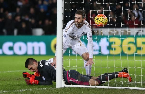 2016-01-13t212147z_95721707_mt1aci14246307_rtrmadp_3_soccer-england-swa-sun_reuters