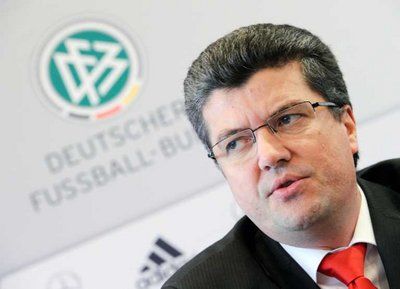 هيريبيرت فانديل رئيس لجنة الحكام