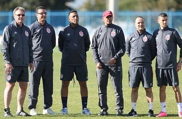 التركيبة الكاملة للجهاز الفني للنادي الافريقي 