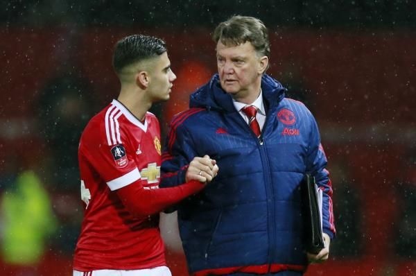 2016-01-09t193538z_95369738_mt1aci14242121_rtrmadp_3_soc_reuters