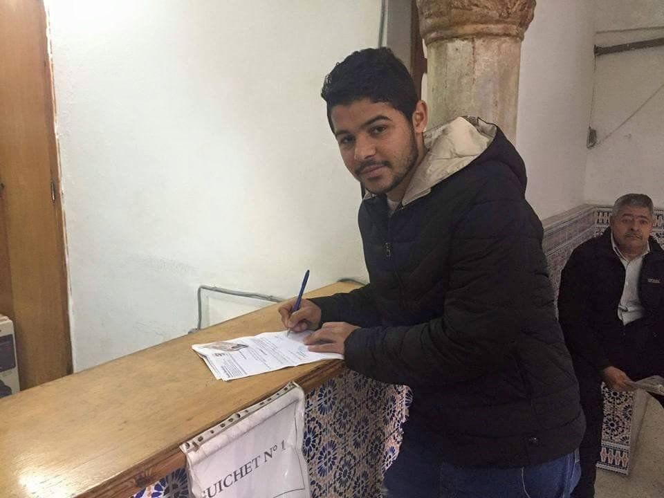 زياد العونلي لحظة امضاء العقد للملعب التونسي 