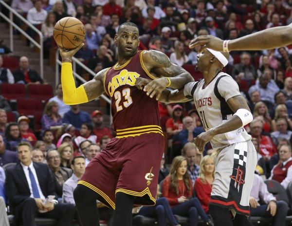 2016-01-16t051349z_2084120614_nocid_rtrmadp_3_nba-cleveland-cavaliers-at-houston-rockets_reuters