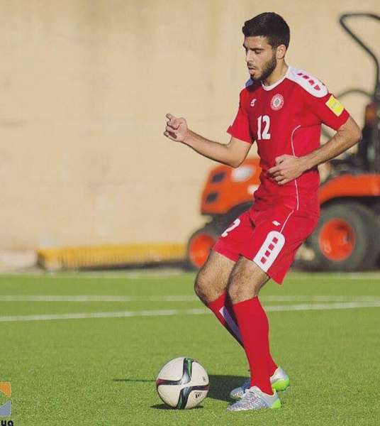 حنيني بقميص منتخب لبنان