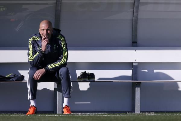 2016-01-05t103548z_1540557720_d1besfkckyaa_rtrmadp_3_soccer-spain-real-zidane_reuters