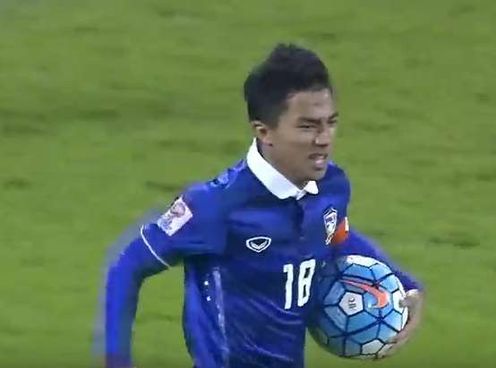 فرحة تشاناثيب سونغكراسين بتسجيل هدف التعديل لتايلند 