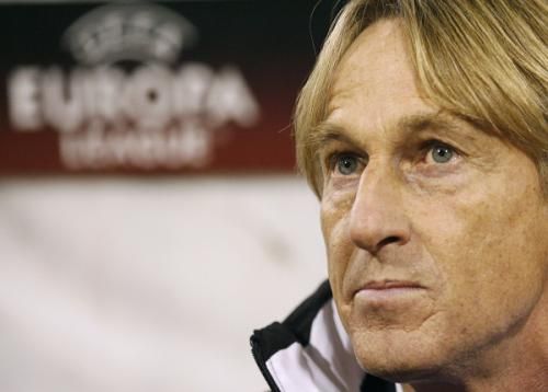 2010-10-21t210922z_01_nso17_rtridsp_3_soccer-europa_reuters