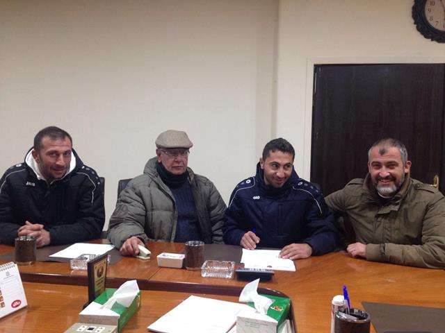 العلاونة يوقع عقده بحضور رئيس النادي سعيد شقم