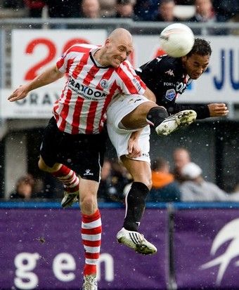 صورة إرشيفية من مباراة الفريقين في الدور الأول