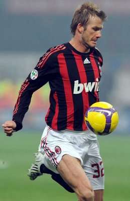 الإنجليزي بيكهام يرغب بالبقاء في الميلان