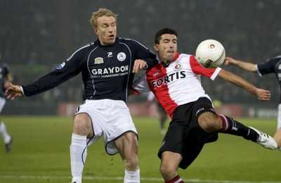 مكاي في محاولة على مرمى سبارتا وكنول يحمي مرمى فريقه