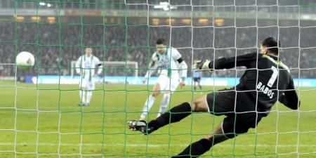 ماركوس بيرغ يُسجل الهدف الأول لغرونينغين وبابوس حارس نيميغين في الإتجاه المُغاير