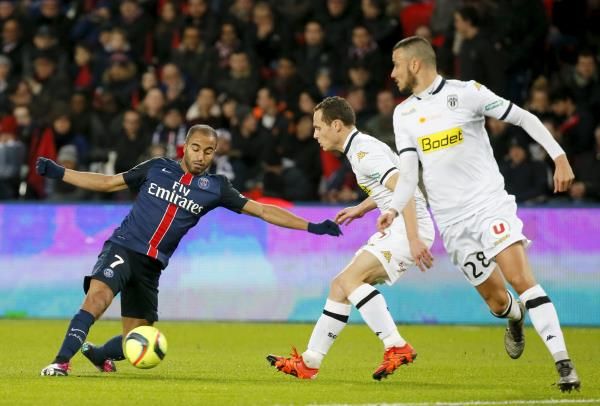 2016-01-23t170256z_1726815437_gf20000104501_rtrmadp_3_soccer-france_reuters