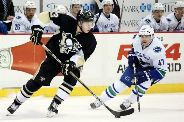2016-01-23t203457z_1557682819_nocid_rtrmadp_3_nhl-vancouver-canucks-at-pittsburgh-penguins_reuters