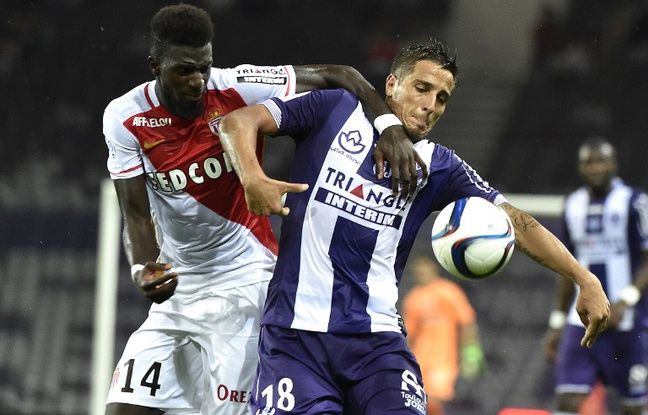 648x415_milieu-terrain-monaco-tiemoue-bakayoko-gauche-lutte-milieu-tfc-oscar-trejo-lors-match-ligue-1-stadium-toulouse-22-aout-2015