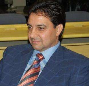 النائب العراقي و النجم السابق أحمد راضي 