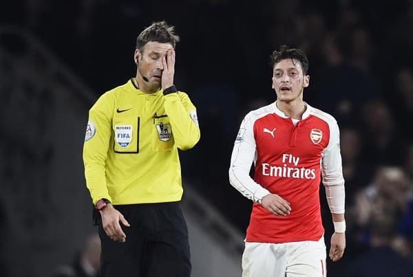 2016-01-24t175555z_96659755_mt1aci14257842_rtrmadp_3_soccer-england-ars-che_reuters