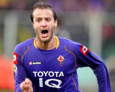 جيلاردينيو محتفلاً بهدفه في الدقيقة الأخيرة