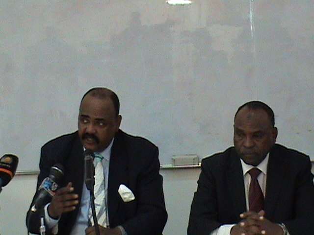 جانب من المؤتمر الصحفي