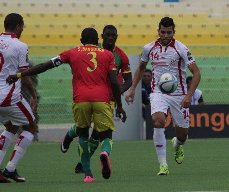  امين بن عمر في مباراة تونس وغينيا في الشان
