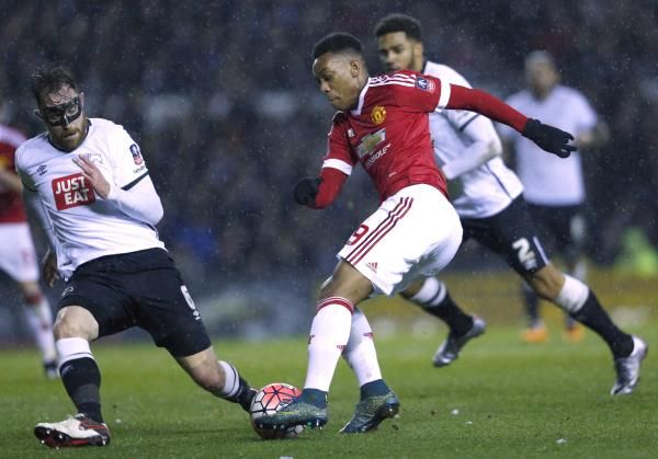 2016-01-29t211406z_97103646_mt1aci14262218_rtrmadp_3_soc_reuters