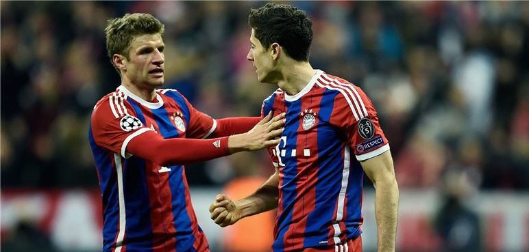 thomas-mueller-robert-lewandowski-56352541