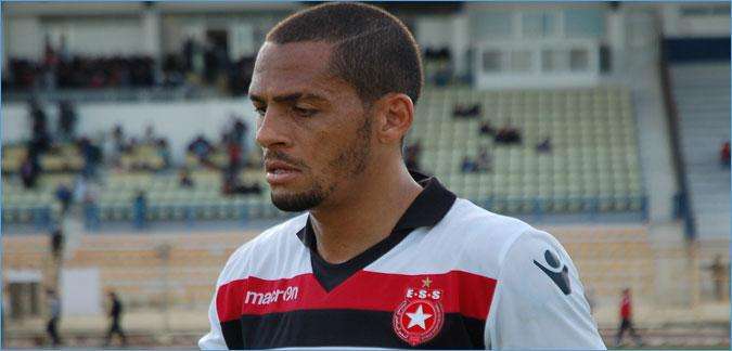 اللاعب البرازيلي اكوستا