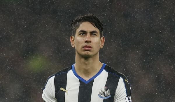 المهاجم الإسباني آيوزي بيريز