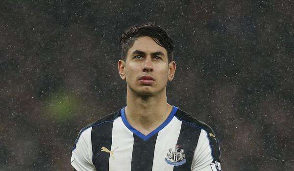 المهاجم الإسباني آيوزي بيريز